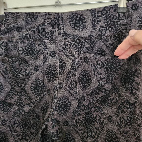 Mudd Womens Black Gray Paisley Pattern Leggings Size XL - Picture 6 of 7